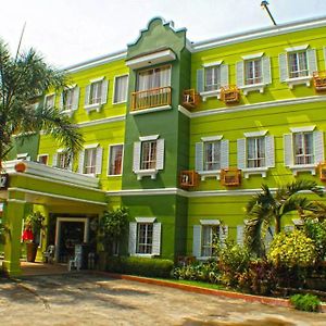 Hotel Camila 2